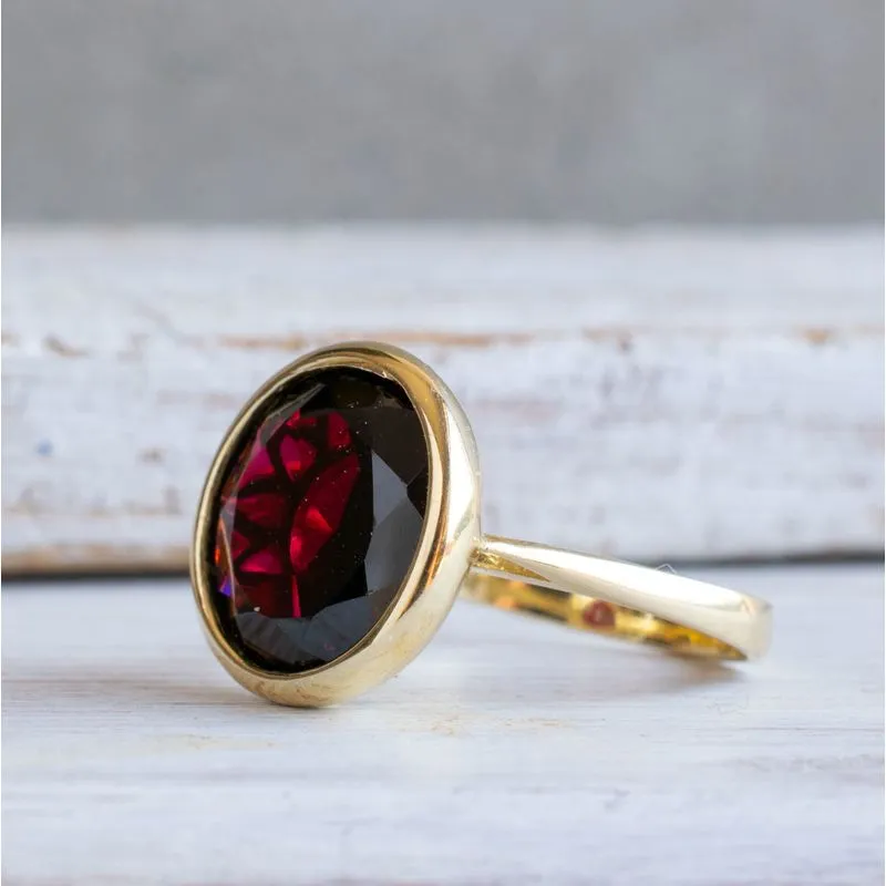 14K Yellow Gold Round Red Garnet 14mm Ring