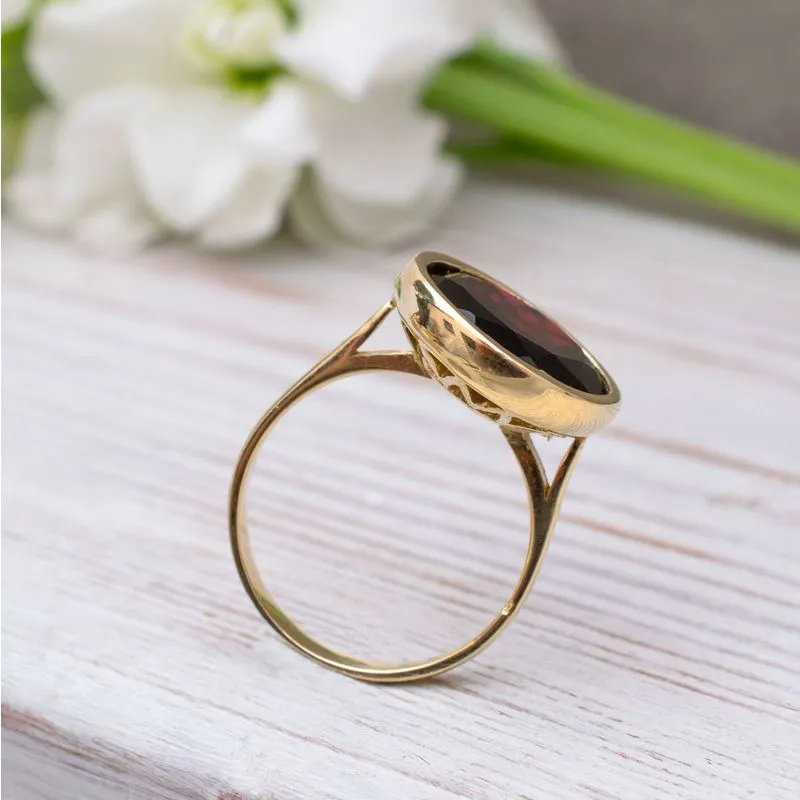 14K Yellow Gold Round Red Garnet 14mm Ring