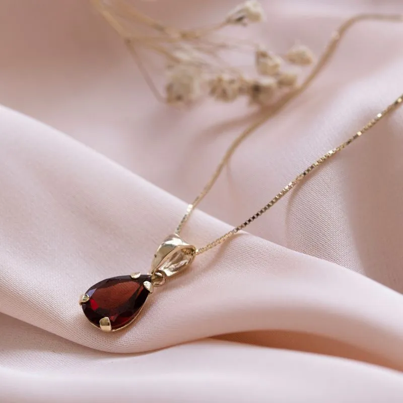 14K Yellow Gold Teardrop Red Garnet Vencie Chain 7X10mm Pendant