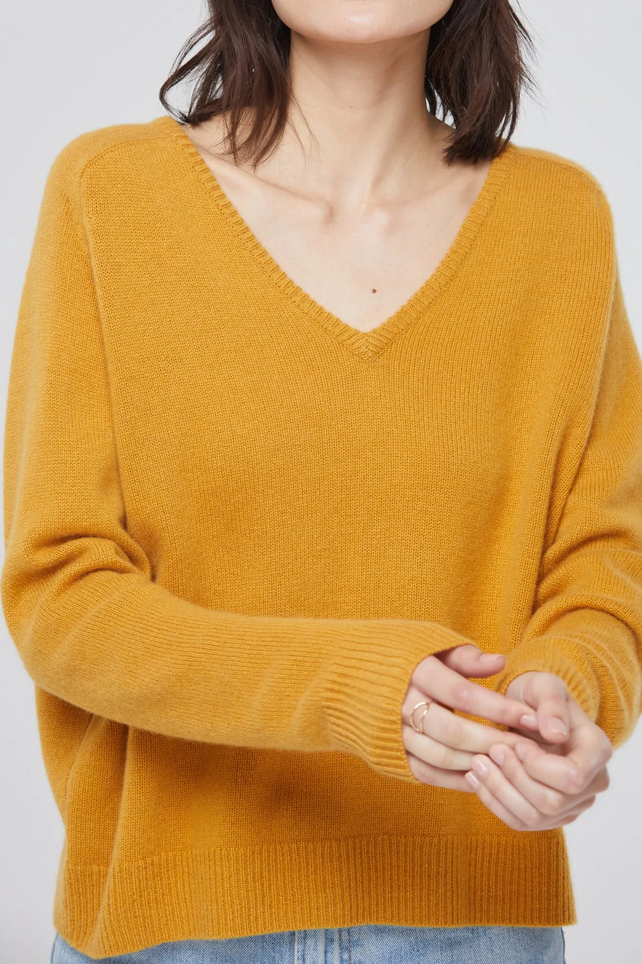 ARIA V-NECK CASHMERE SWEATER