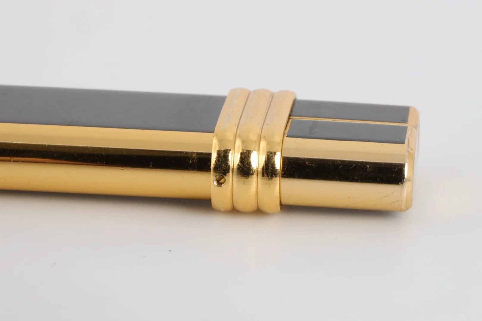 Ballantyne Black and Gold Plated Lighter (30.32g.)