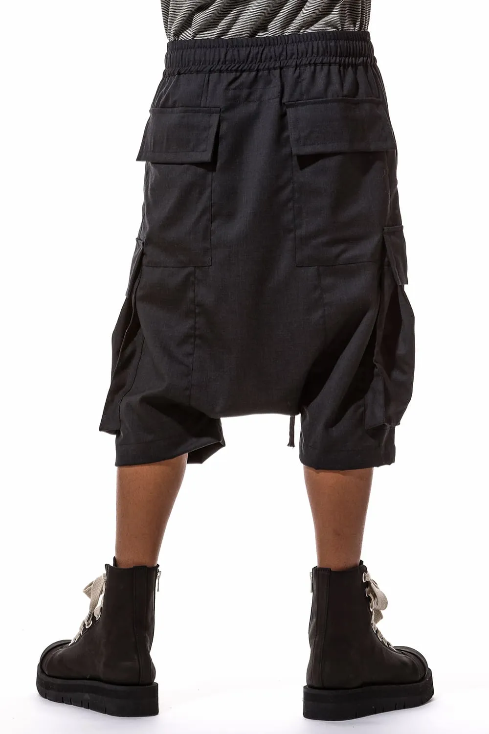 BLACK CARGO SHORT PANTS