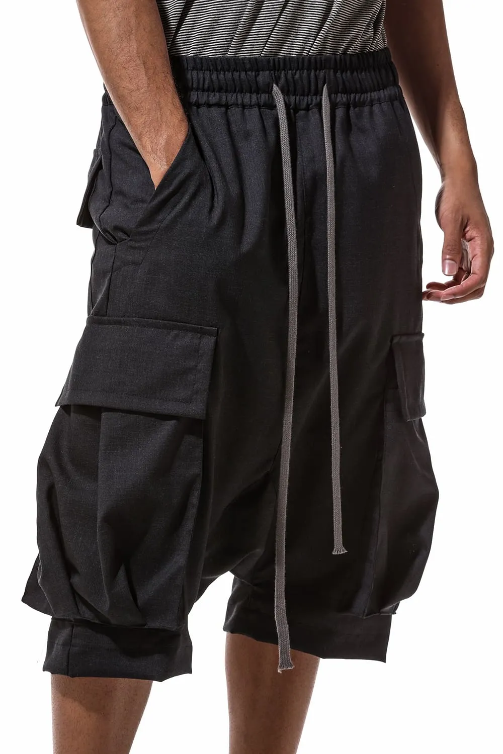 BLACK CARGO SHORT PANTS