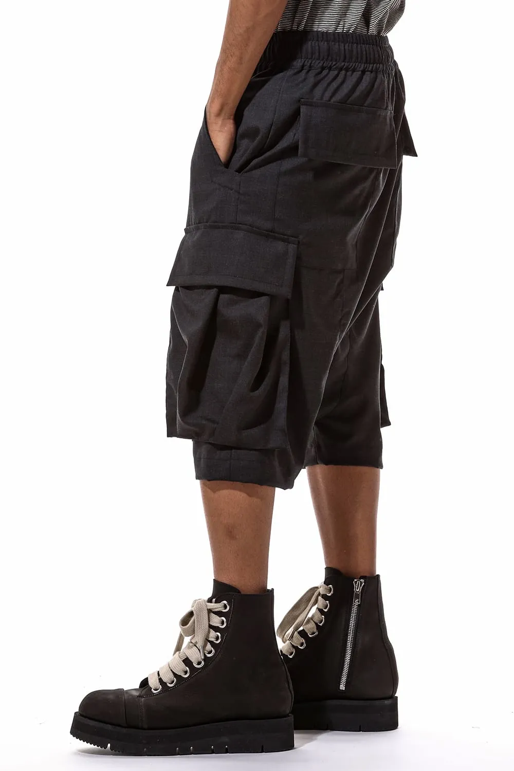 BLACK CARGO SHORT PANTS