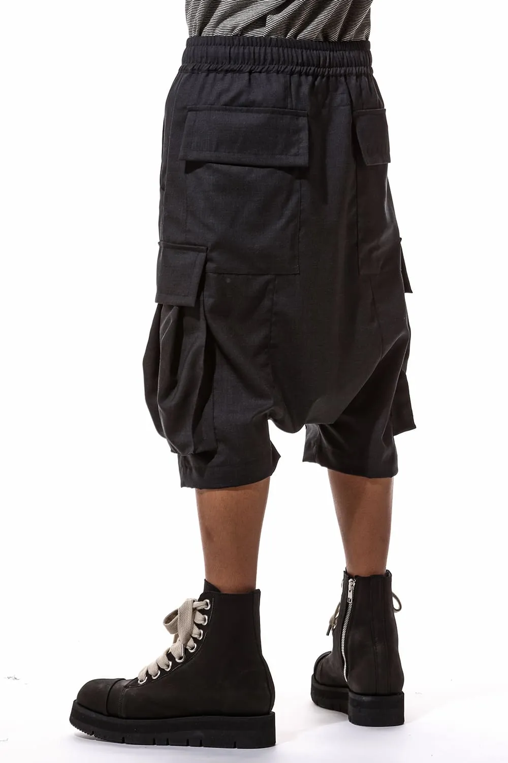 BLACK CARGO SHORT PANTS