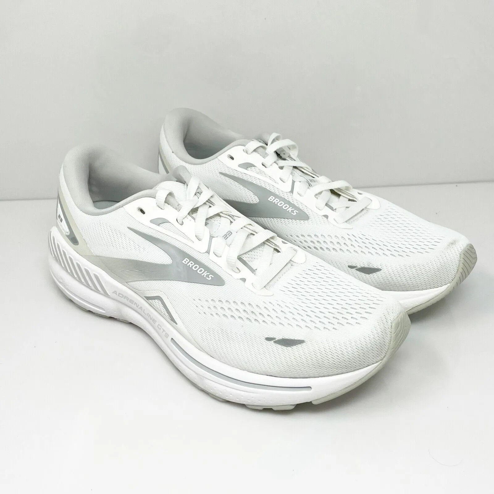 Brooks Womens Adrenaline GTS 23 1203811B104 White Running Shoes Sneakers Sz 10 B