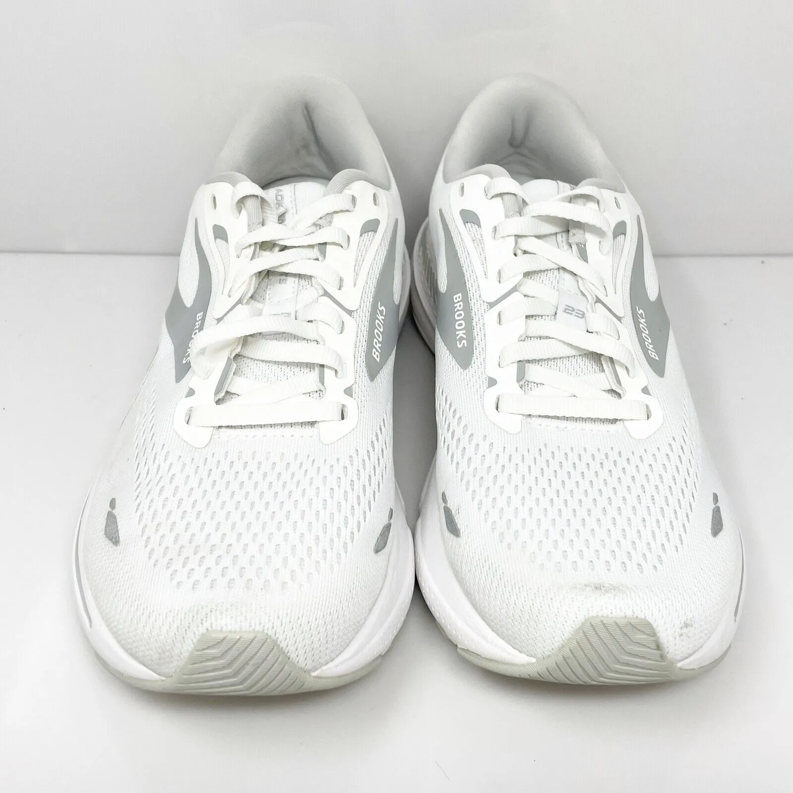 Brooks Womens Adrenaline GTS 23 1203811B104 White Running Shoes Sneakers Sz 10 B