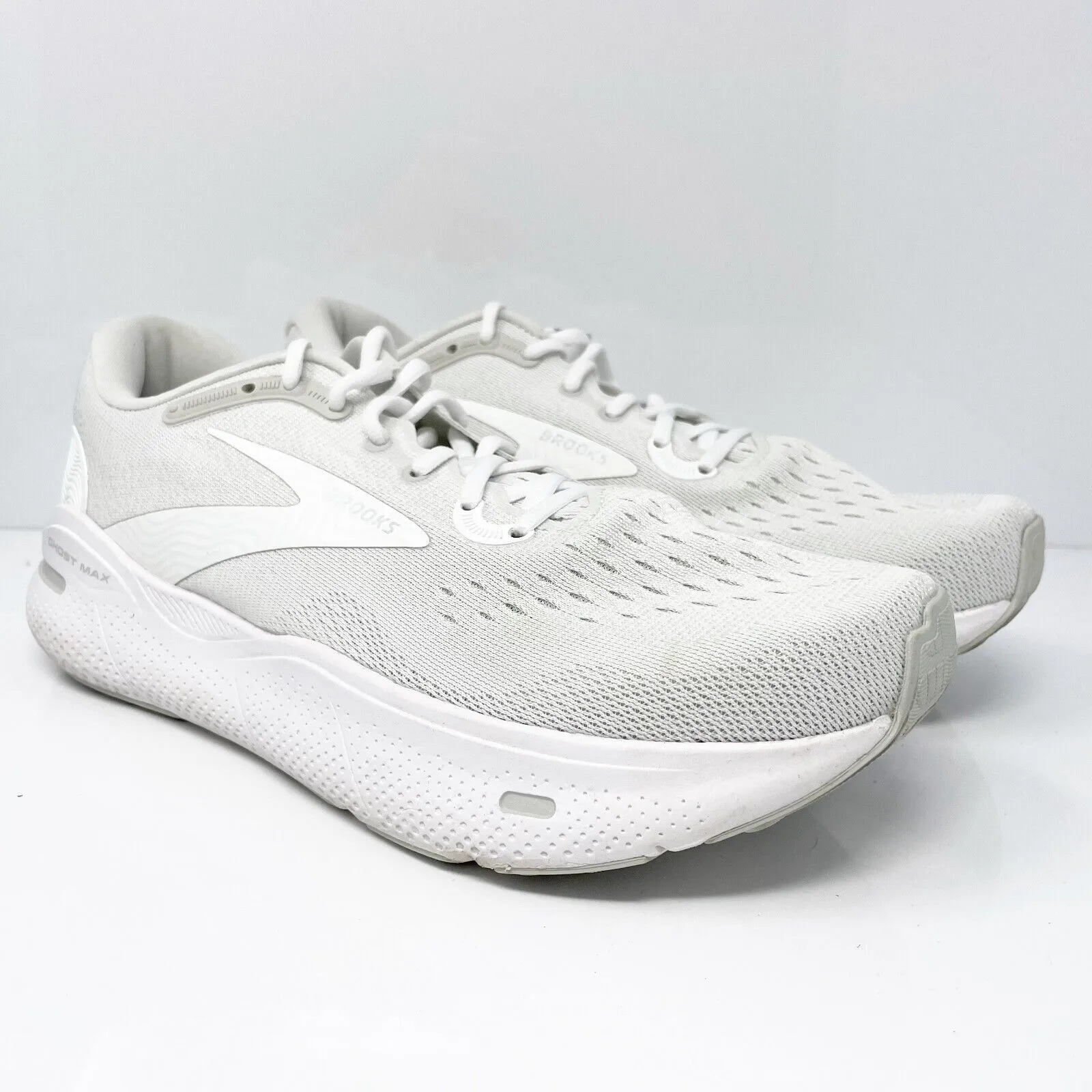 Brooks Womens Ghost Max 1203951B124 White Running Shoes Sneakers Size 12 B