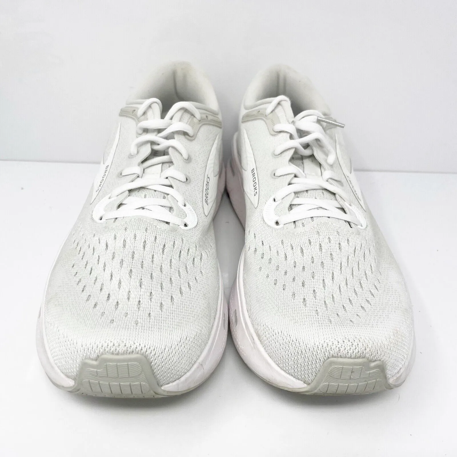 Brooks Womens Ghost Max 1203951B124 White Running Shoes Sneakers Size 12 B