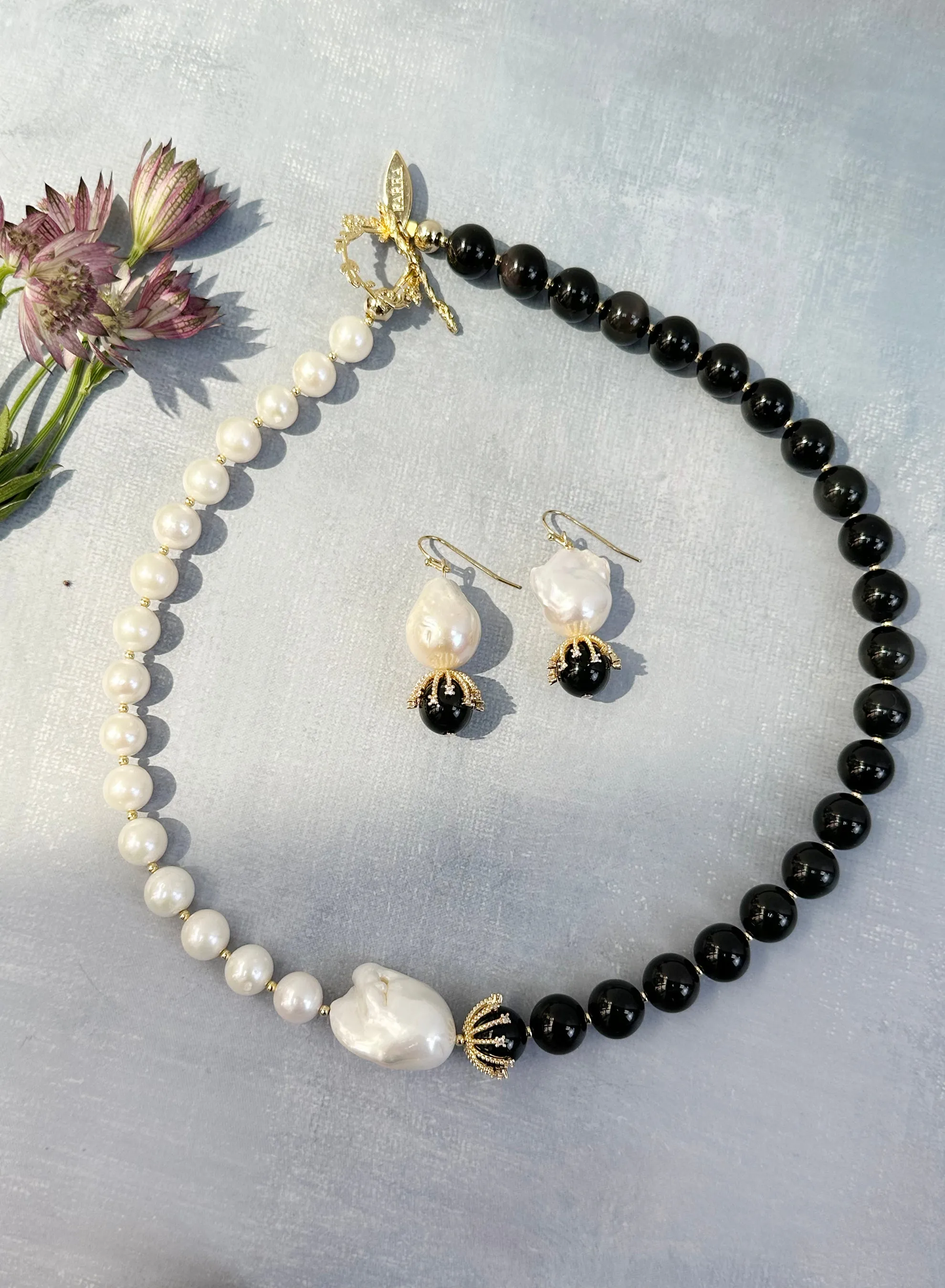 Freshwater Pearls With Black Obsidian Necklace JN060