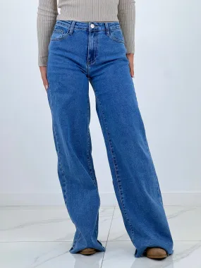 Jeans wide leg bajo sin costura