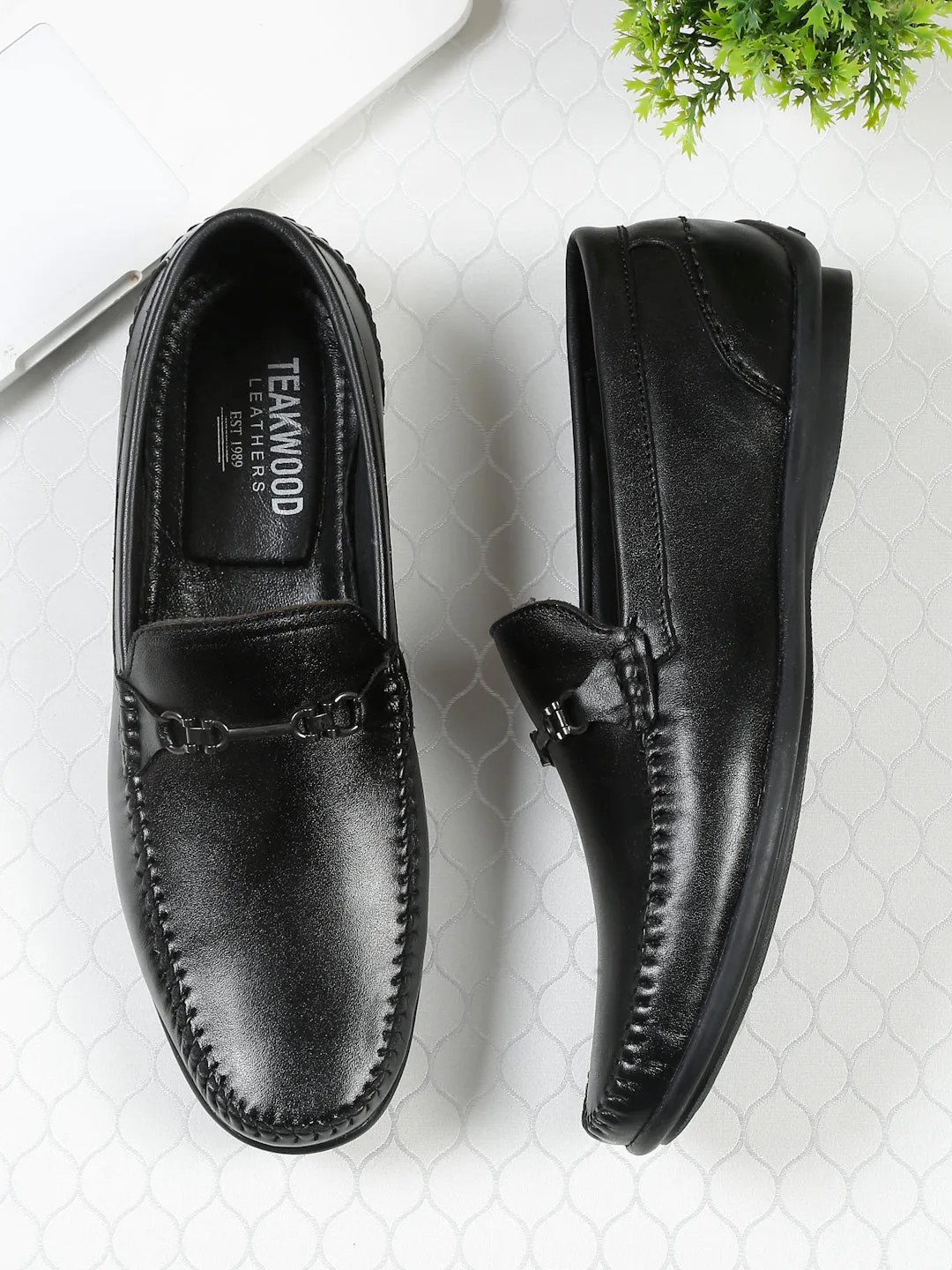 Men Black Leather Solid Loafers