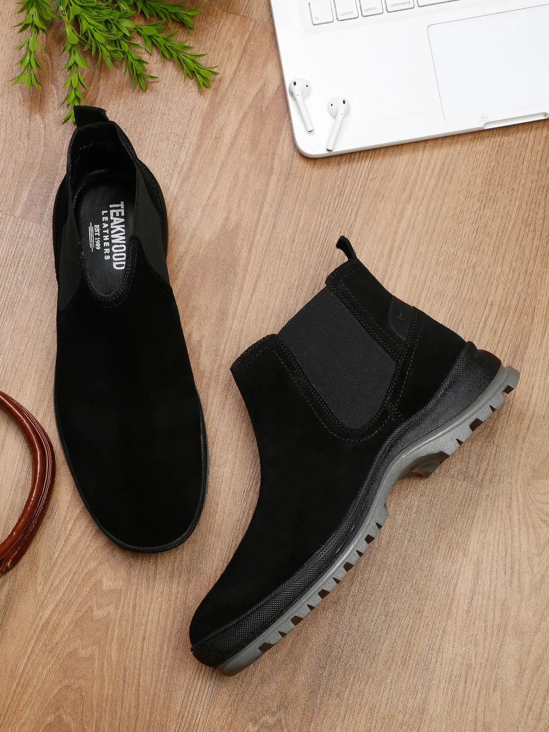 Men Black Solid Leather High-Top Flat Boots