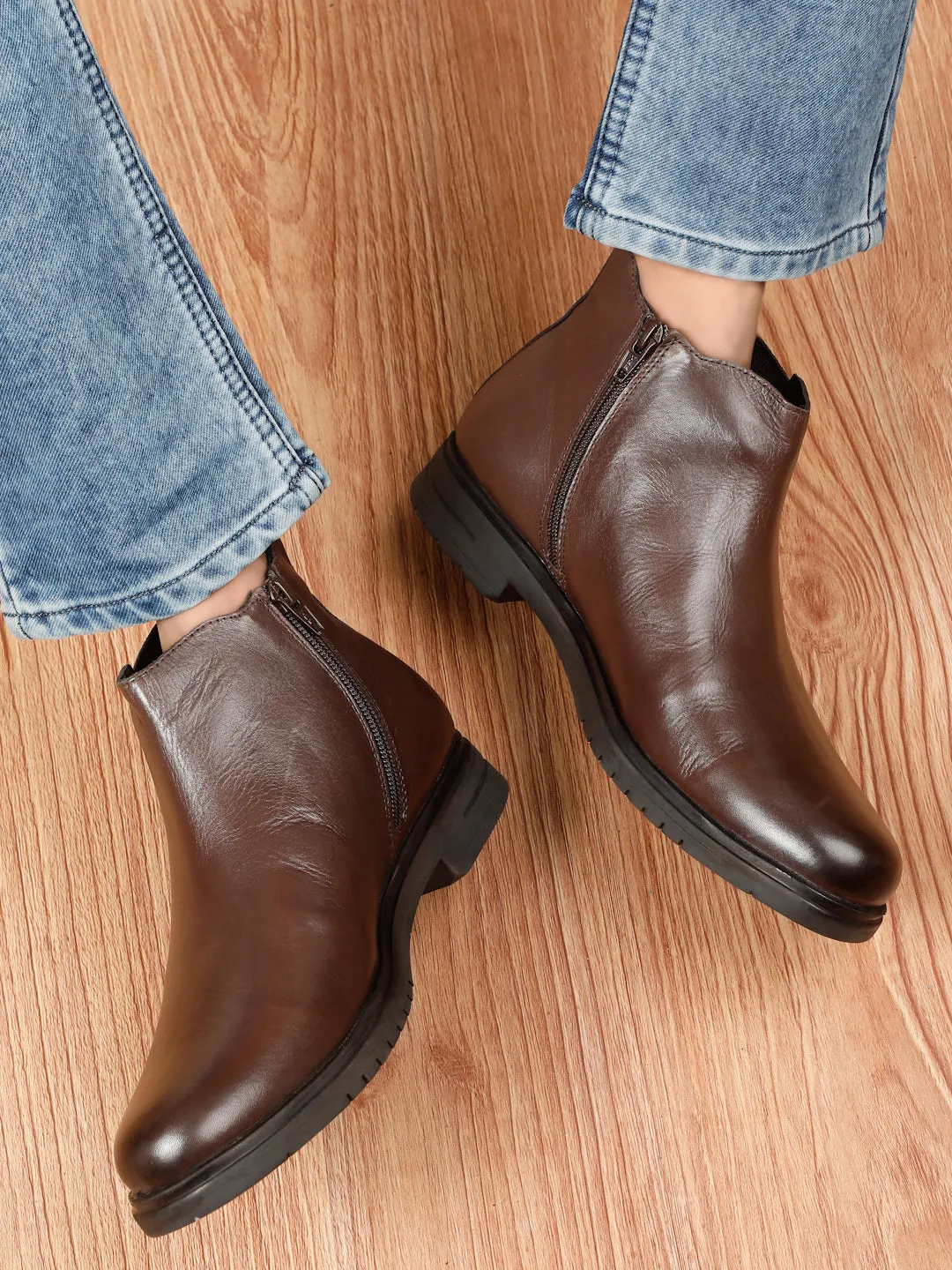 Men's Brown Solid Leather Chelsea boots