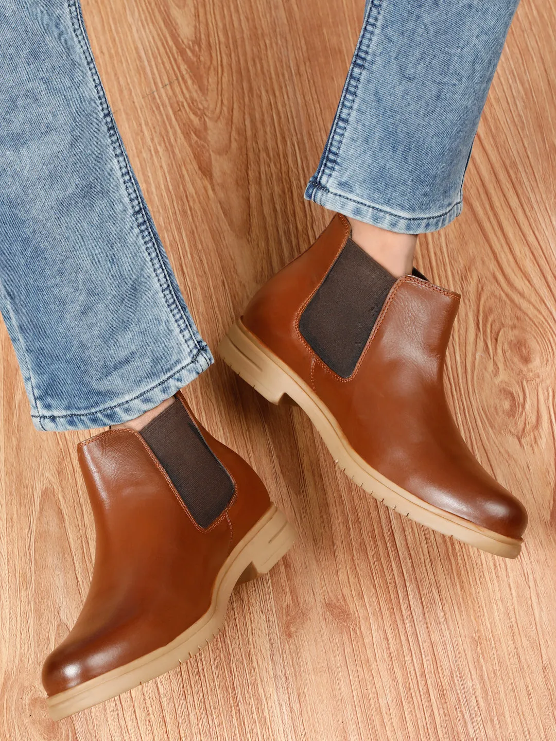 Men's Tan Solid Leather Chelsea boots