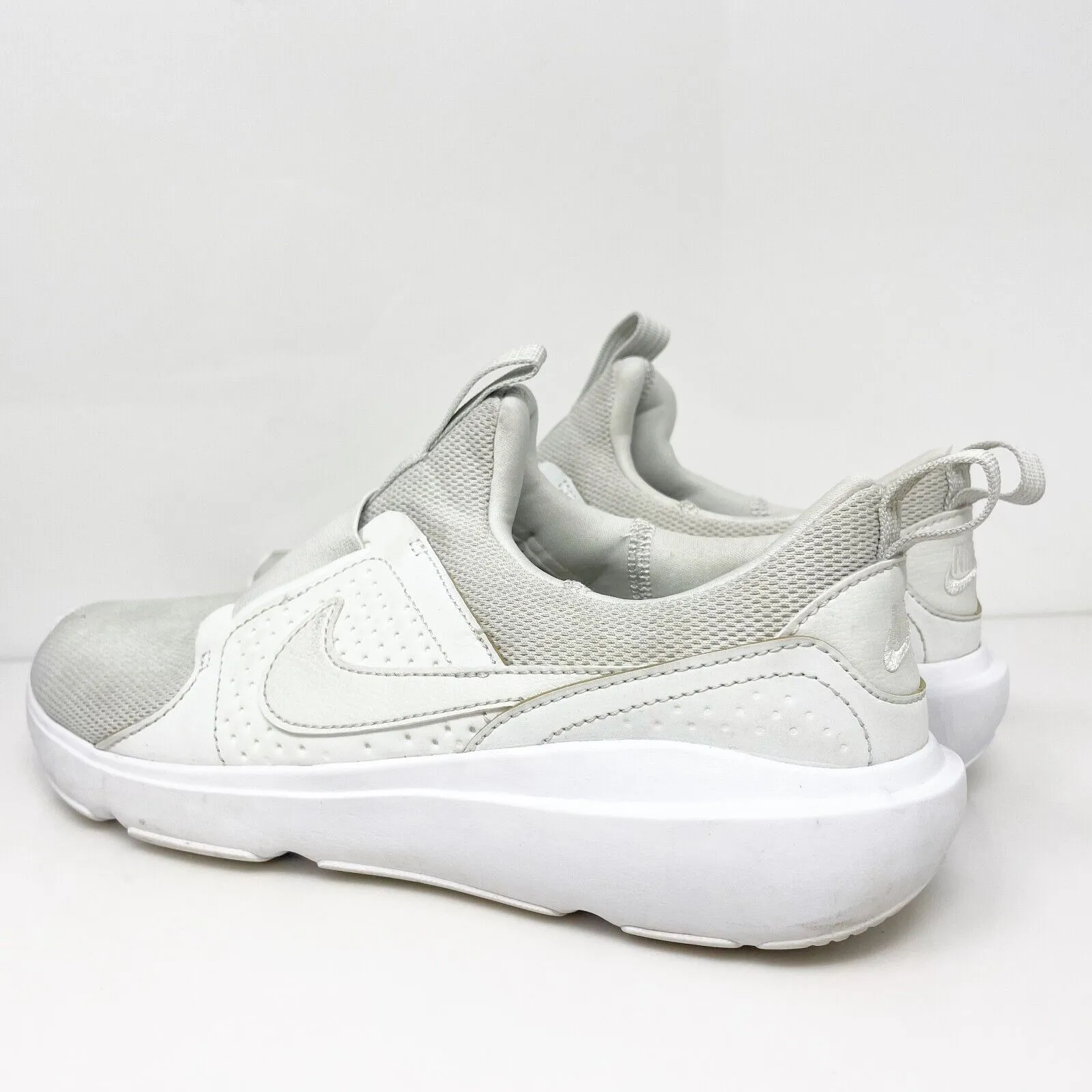 Nike Womens AD Comfort DJ1001-001 White Running Shoes Sneakers Size 9.5