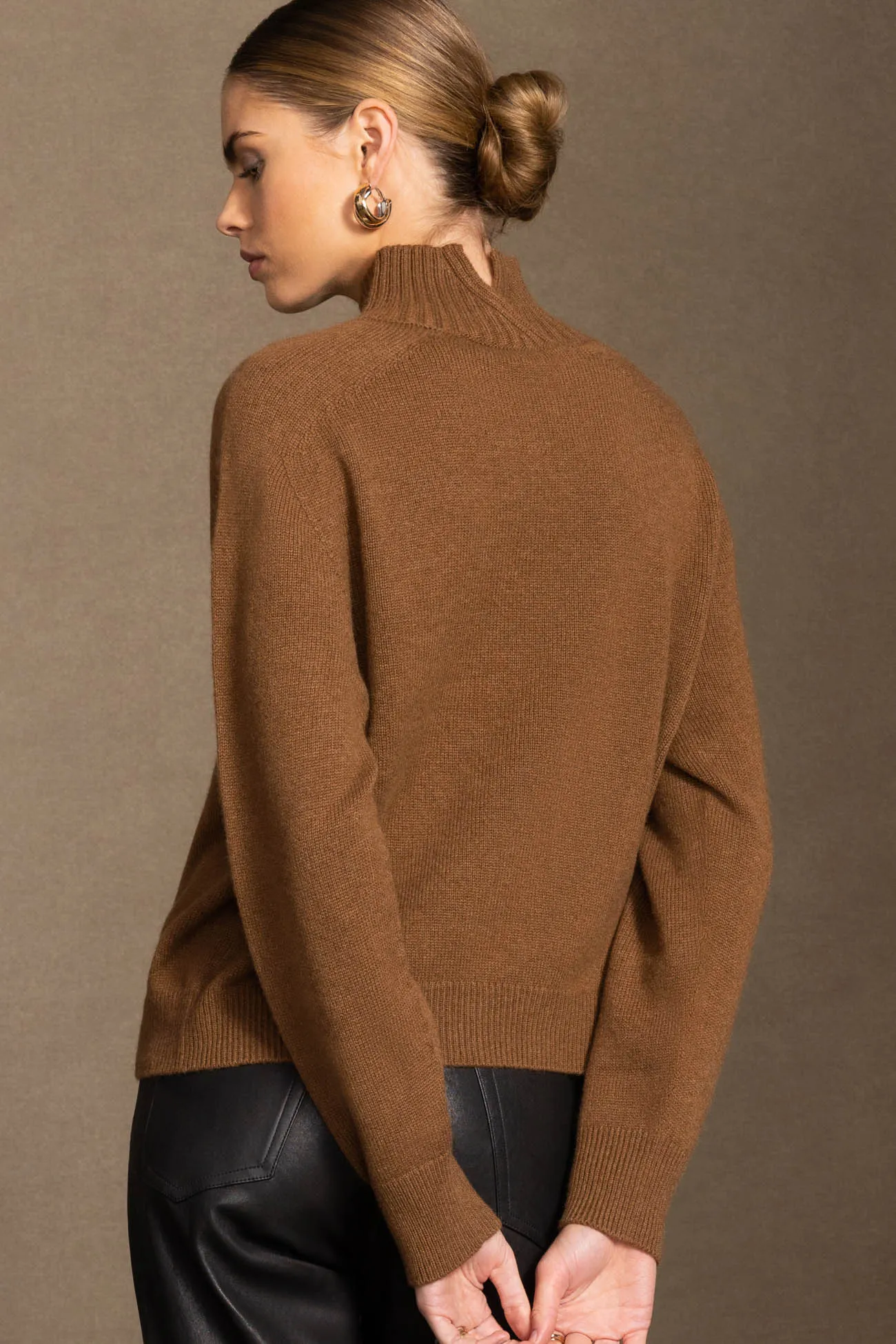 TAYA TURTLENECK CASHMERE SWEATER